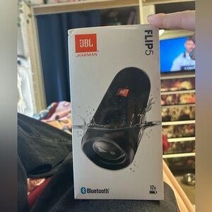 JBL FLIP5 Bluetooth speaker